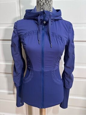Lululemon Dance Studio Jacket Size 4 Royalty Blue Purple Reversible $128